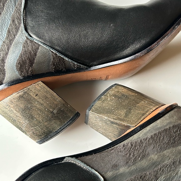 Cydwoq Handmade Silver Leather Zebra Hair Ankle Boots W/ Sculpted Heel - Picture 10 of 11